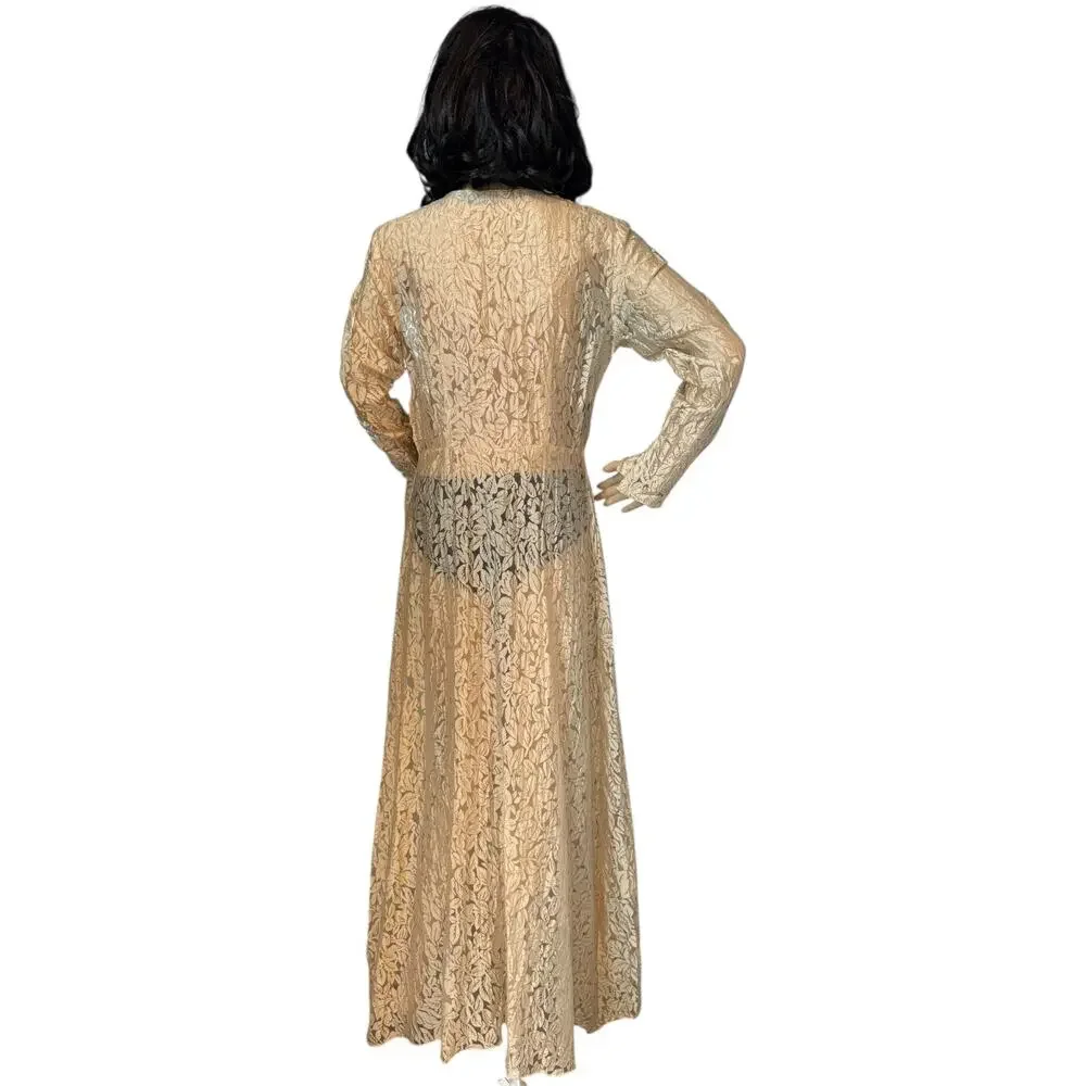 Vintage 1960s French Lace Gown Robe • Centre National du Costume medium